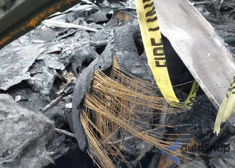 2011 Hyundai Sonata Limited z USA, uszkodzony, nr VIN 5NPEC4AC2BH123107